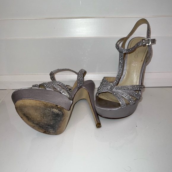 Silver platform heels from Aldo - Picture 2 of 6